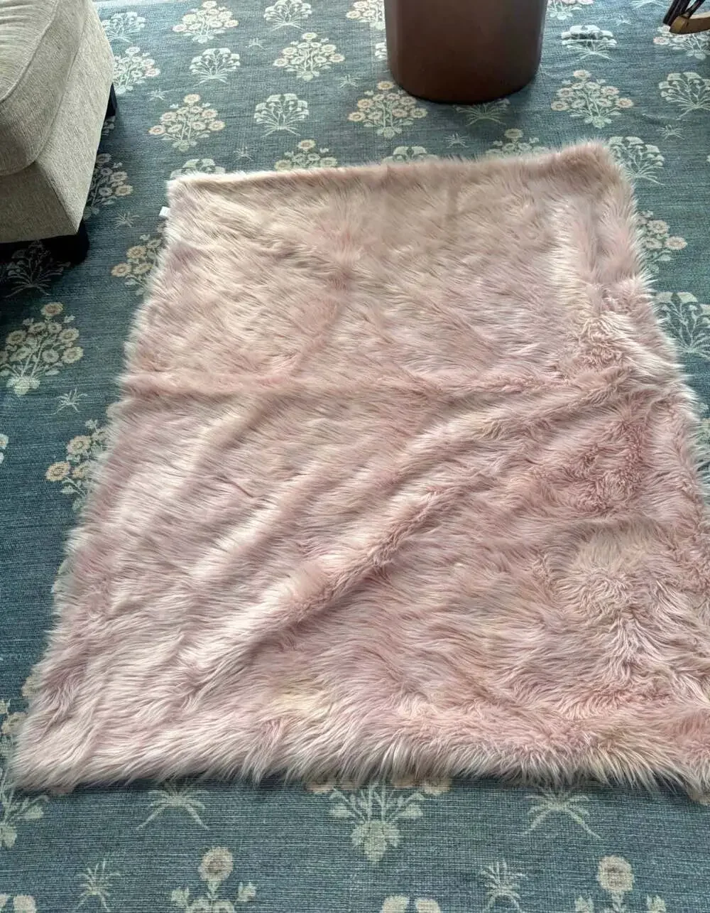 Ultra Soft Plush Faux Fur Throw Blanket in Pink